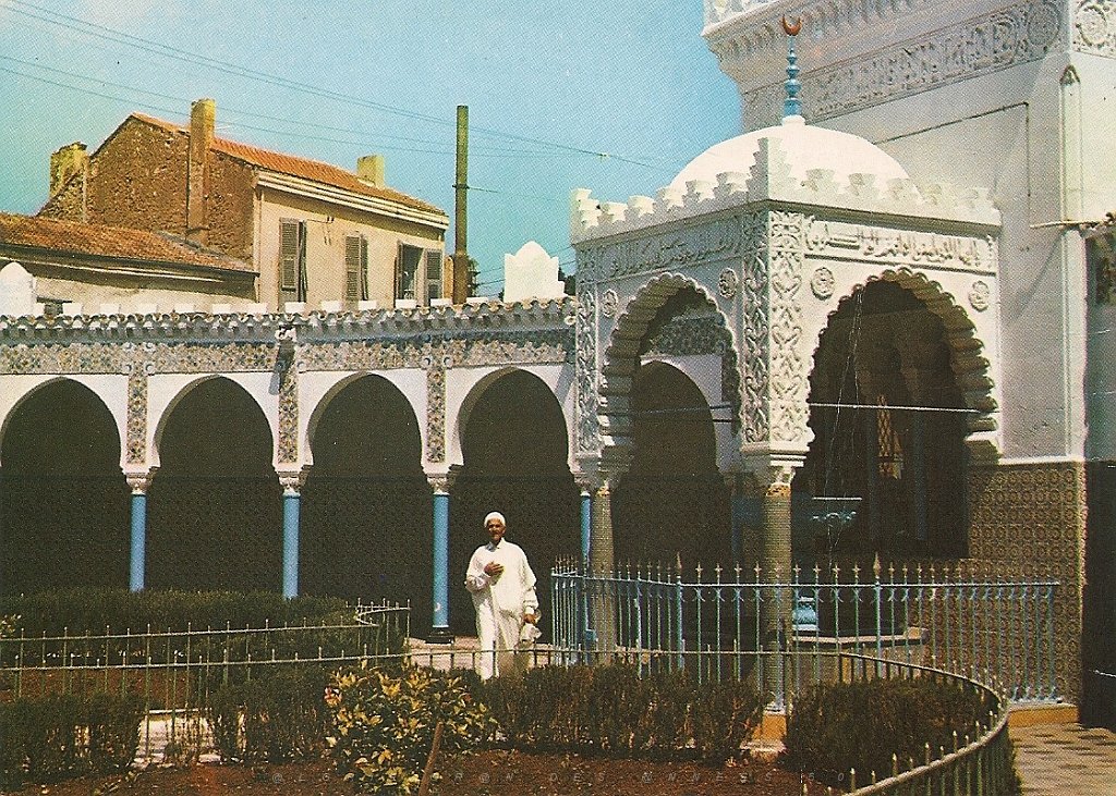 278-cour Mosquee du Pacha.JPG